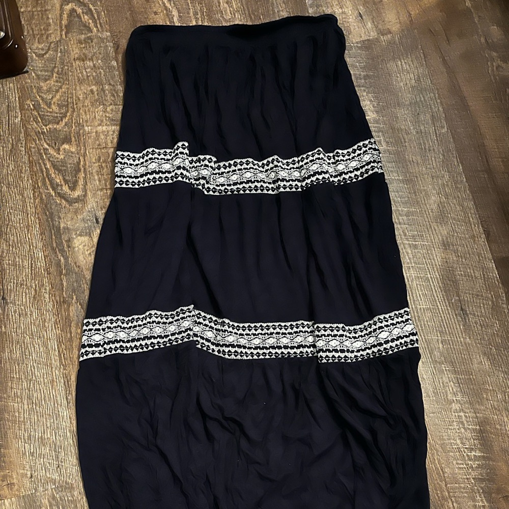 East Adeline Maxi Skirt. Navy blue with white embroidery. Size 2X